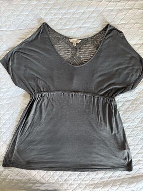 Decree Gray Short Sleeve Scoop Neck Elastic Waist Tunic